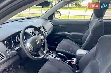 Внедорожник / Кроссовер Mitsubishi Outlander XL 2011 в 