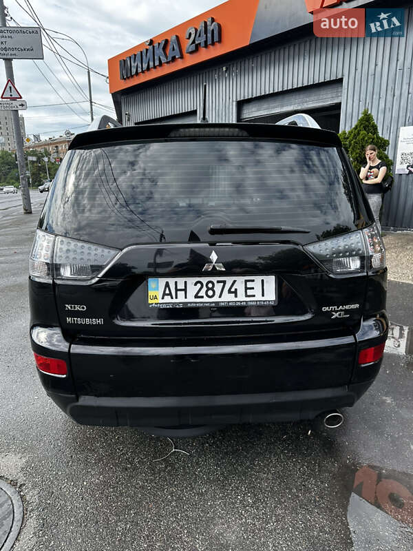 Внедорожник / Кроссовер Mitsubishi Outlander XL 2008 в Киеве