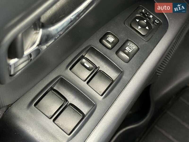 Внедорожник / Кроссовер Mitsubishi Outlander XL 2007 в Харькове