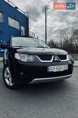 Позашляховик / Кросовер Mitsubishi Outlander XL 2008 в Києві