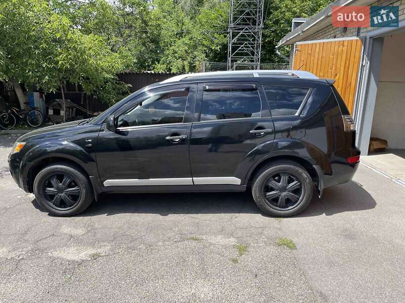 Позашляховик / Кросовер Mitsubishi Outlander XL 2007 в 
