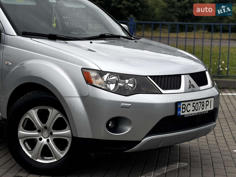 Внедорожник / Кроссовер Mitsubishi Outlander XL 2007 в Дрогобыче
