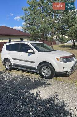 Внедорожник / Кроссовер Mitsubishi Outlander XL 2008 в Киеве