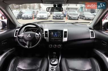 Внедорожник / Кроссовер Mitsubishi Outlander XL 2008 в 