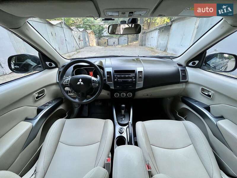 Внедорожник / Кроссовер Mitsubishi Outlander XL 2007 в Одессе