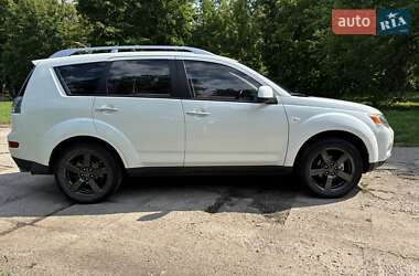 Позашляховик / Кросовер Mitsubishi Outlander XL 2008 в 