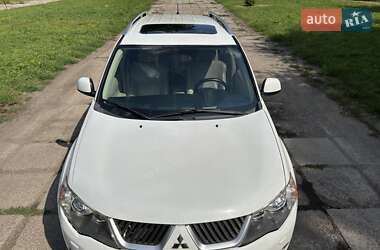 Позашляховик / Кросовер Mitsubishi Outlander XL 2008 в 