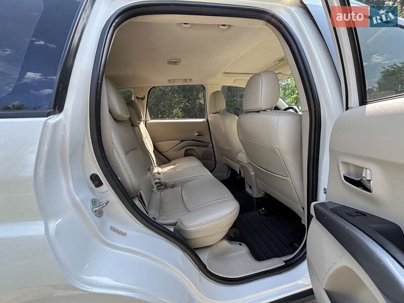 Внедорожник / Кроссовер Mitsubishi Outlander XL 2008 в Сумах