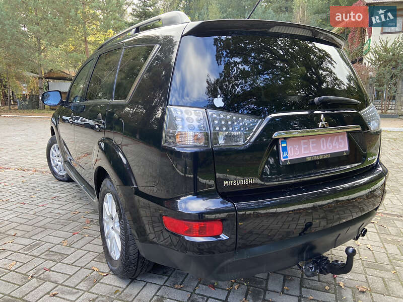 Внедорожник / Кроссовер Mitsubishi Outlander XL 2011 в Дрогобыче