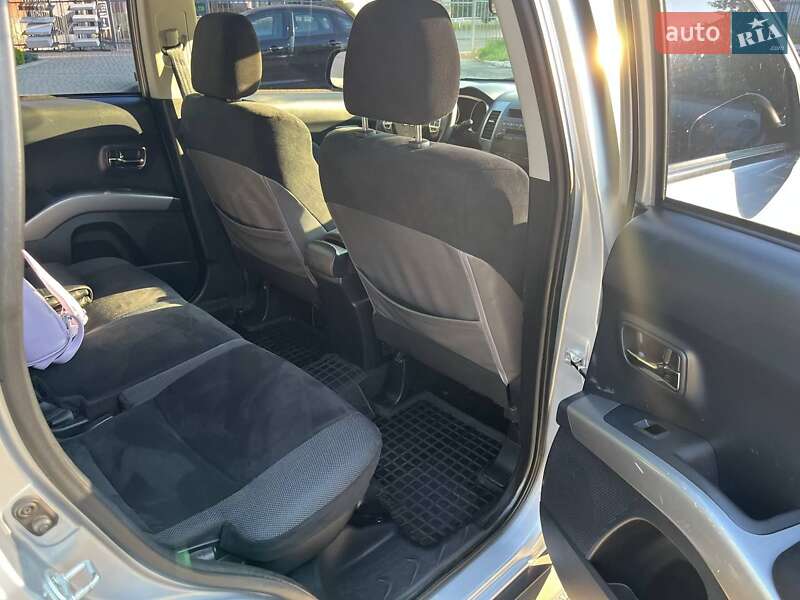 Внедорожник / Кроссовер Mitsubishi Outlander XL 2008 в Львове