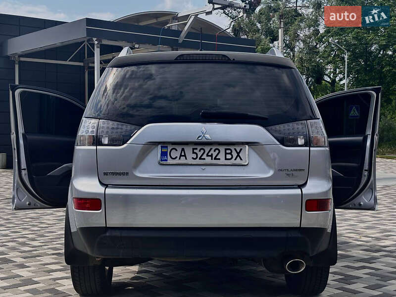 Внедорожник / Кроссовер Mitsubishi Outlander XL 2008 в Каневе