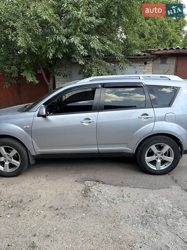 Внедорожник / Кроссовер Mitsubishi Outlander XL 2008 в Кропивницком