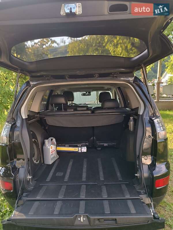 Внедорожник / Кроссовер Mitsubishi Outlander XL 2008 в Тячеве
