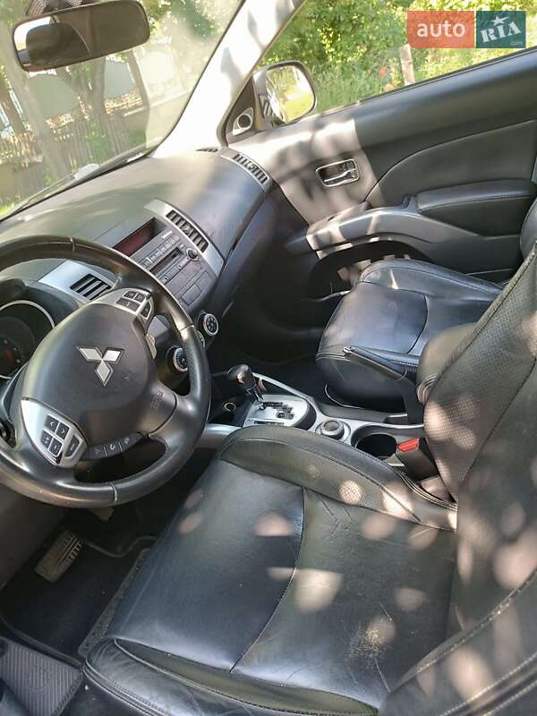 Внедорожник / Кроссовер Mitsubishi Outlander XL 2008 в Тячеве