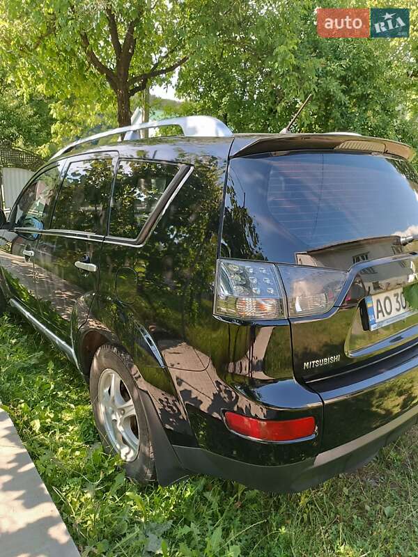 Внедорожник / Кроссовер Mitsubishi Outlander XL 2008 в Тячеве