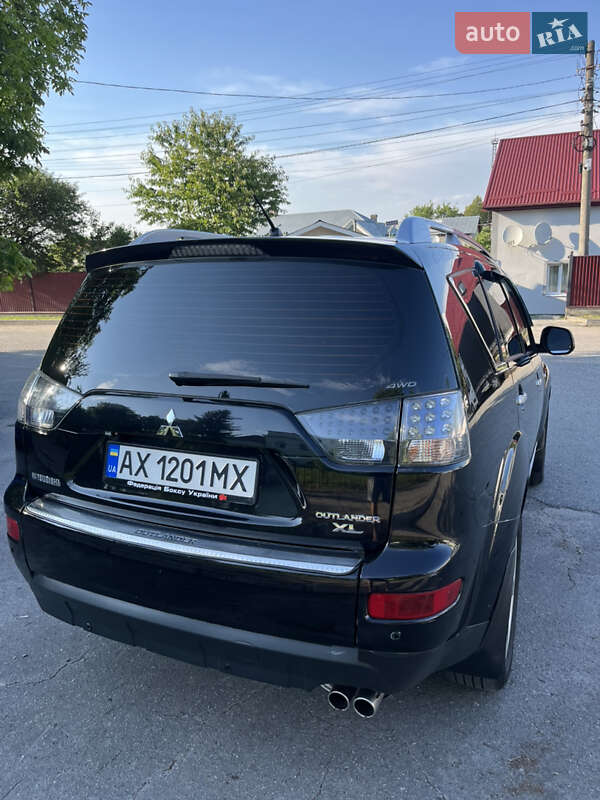 Внедорожник / Кроссовер Mitsubishi Outlander XL 2008 в Львове