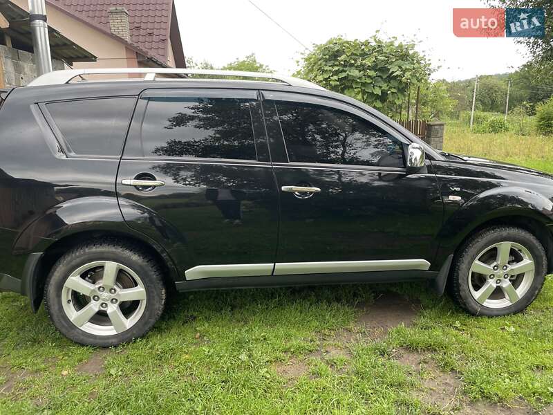 Внедорожник / Кроссовер Mitsubishi Outlander XL 2007 в Долине