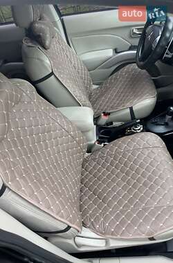 Внедорожник / Кроссовер Mitsubishi Outlander XL 2007 в 