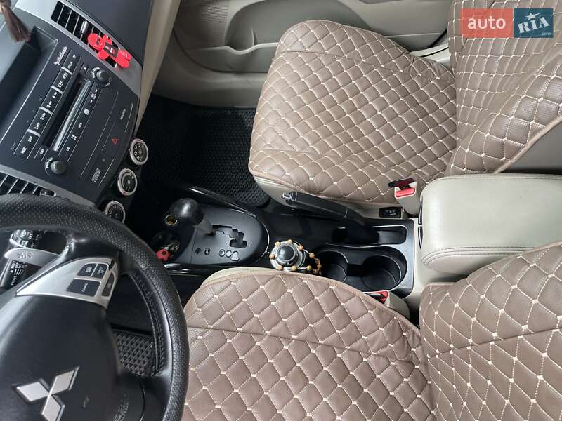 Внедорожник / Кроссовер Mitsubishi Outlander XL 2007 в Долине