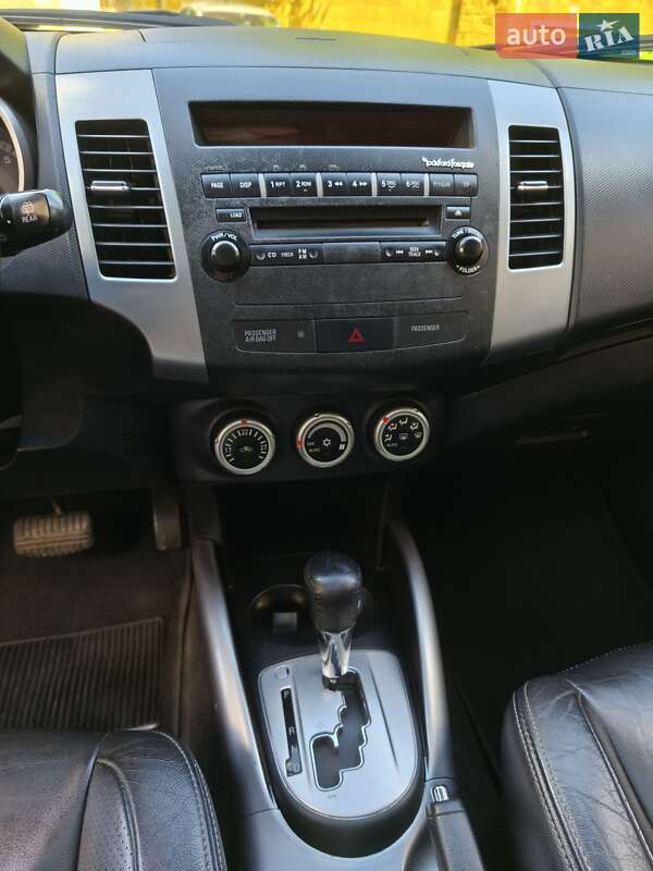 Внедорожник / Кроссовер Mitsubishi Outlander XL 2008 в Киеве
