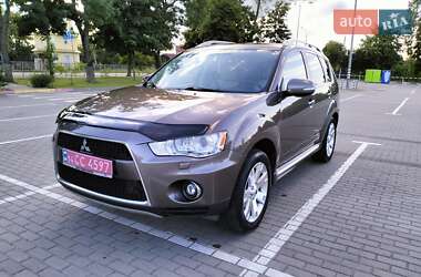 Внедорожник / Кроссовер Mitsubishi Outlander XL 2010 в 
