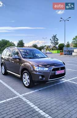 Внедорожник / Кроссовер Mitsubishi Outlander XL 2010 в 