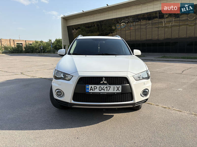 Позашляховик / Кросовер Mitsubishi Outlander XL 2010 в Запоріжжі