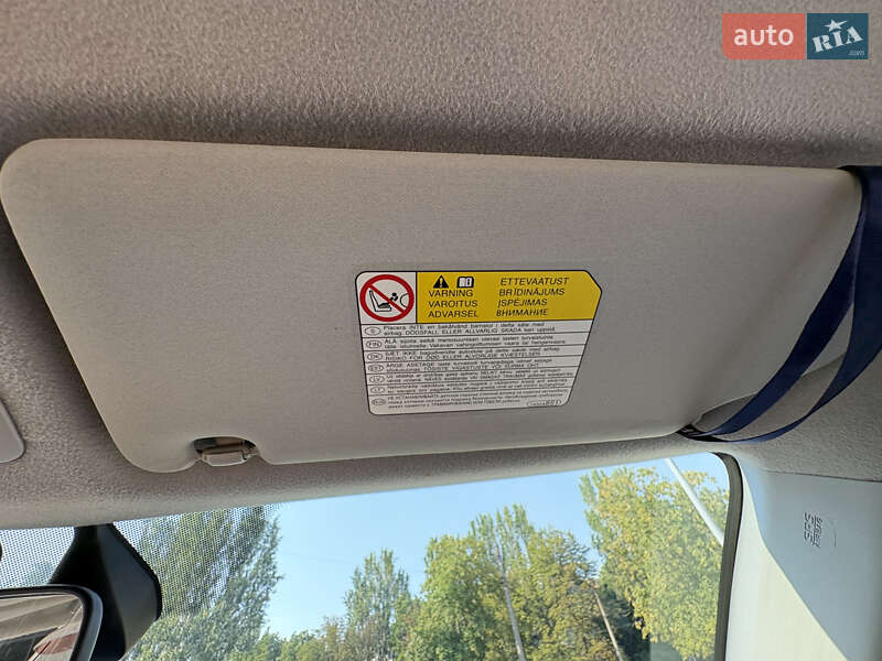 Позашляховик / Кросовер Mitsubishi Outlander XL 2010 в Запоріжжі