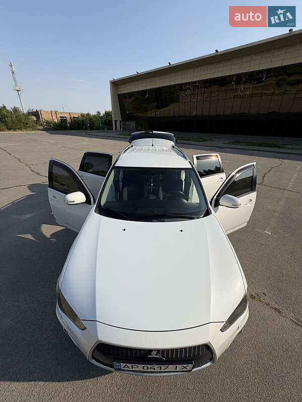 Позашляховик / Кросовер Mitsubishi Outlander XL 2010 в Запоріжжі