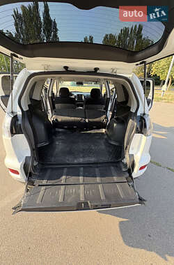 Внедорожник / Кроссовер Mitsubishi Outlander XL 2010 в 