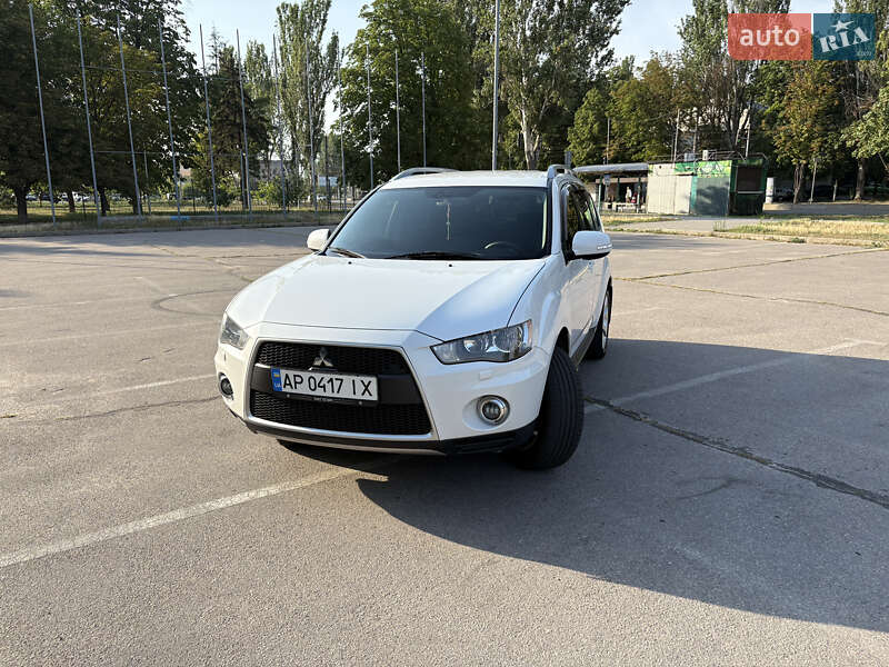 Позашляховик / Кросовер Mitsubishi Outlander XL 2010 в Запоріжжі