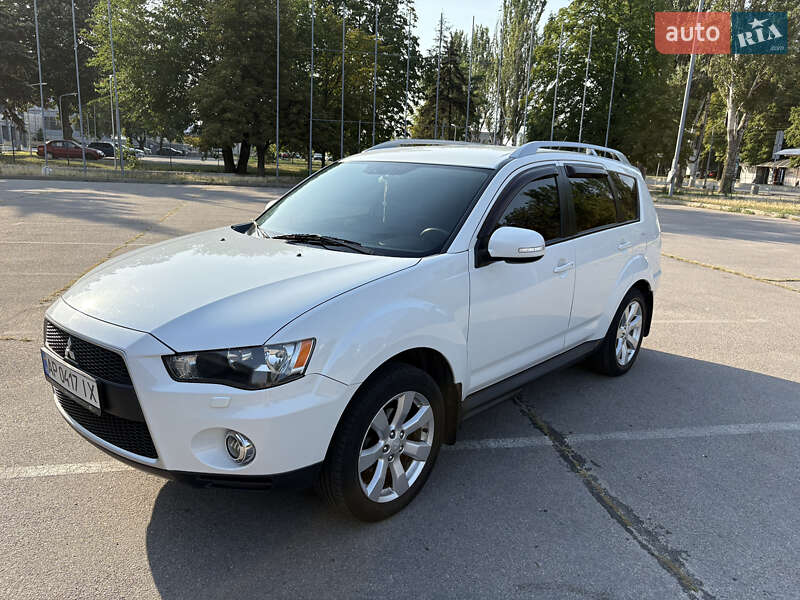 Позашляховик / Кросовер Mitsubishi Outlander XL 2010 в Запоріжжі