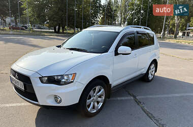Внедорожник / Кроссовер Mitsubishi Outlander XL 2010 в 