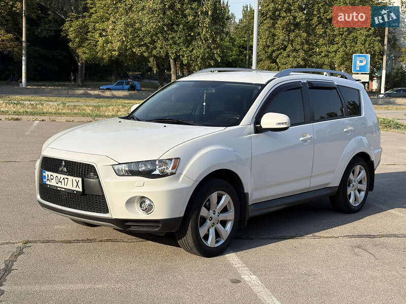 Позашляховик / Кросовер Mitsubishi Outlander XL 2010 в Запоріжжі