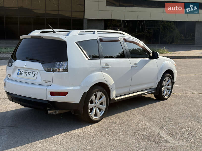 Позашляховик / Кросовер Mitsubishi Outlander XL 2010 в Запоріжжі