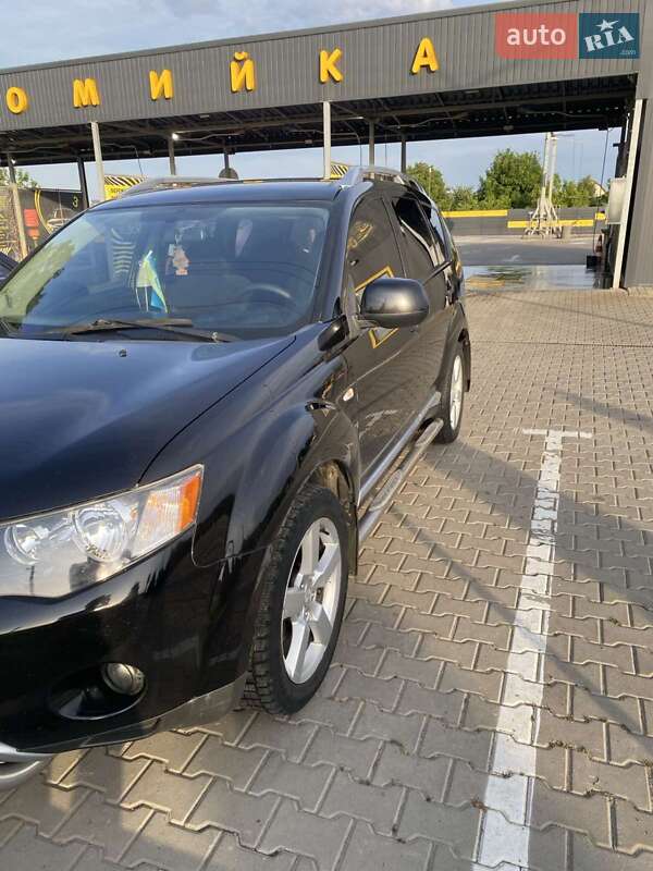 Внедорожник / Кроссовер Mitsubishi Outlander XL 2008 в Липовце фото 6 Внедорожник / Кроссовер Mitsubishi Outlander XL 2008 в Липовце