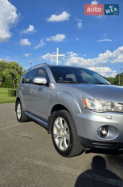 Позашляховик / Кросовер Mitsubishi Outlander XL 2010 в Вишгороді