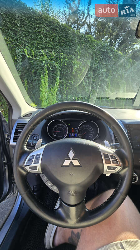Позашляховик / Кросовер Mitsubishi Outlander XL 2010 в Вишгороді фото 5 Позашляховик / Кросовер Mitsubishi Outlander XL 2010 в Вишгороді
