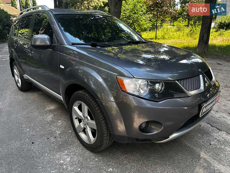 Внедорожник / Кроссовер Mitsubishi Outlander XL 2007 в Киеве