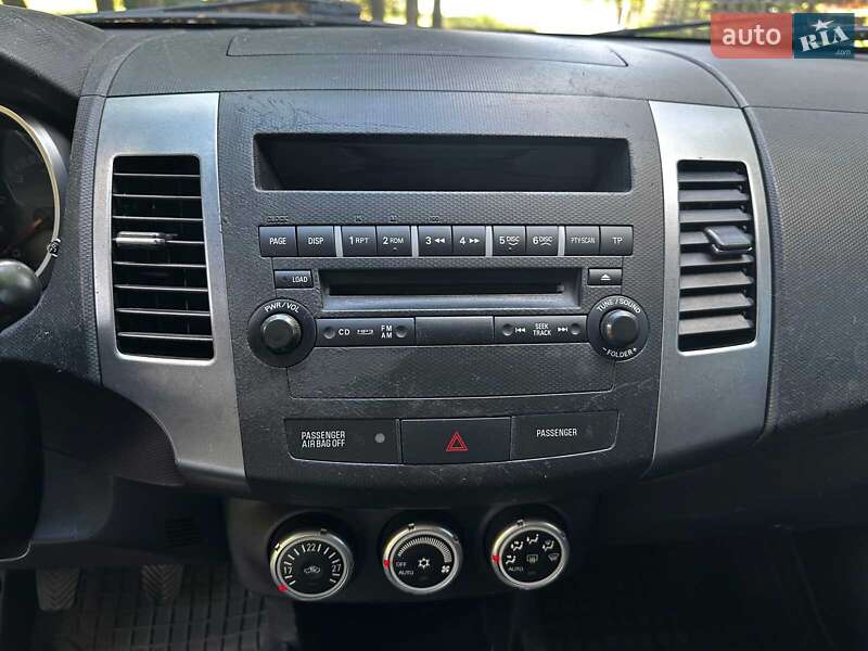 Внедорожник / Кроссовер Mitsubishi Outlander XL 2007 в Киеве