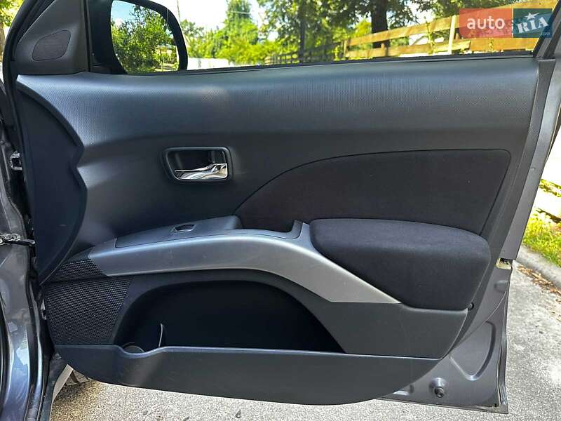 Внедорожник / Кроссовер Mitsubishi Outlander XL 2007 в Киеве