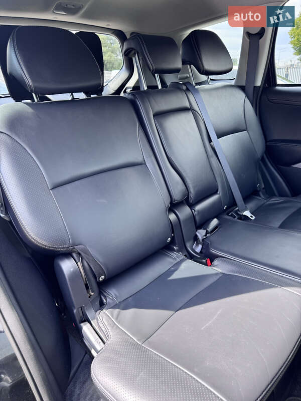 Внедорожник / Кроссовер Mitsubishi Outlander XL 2010 в Киеве