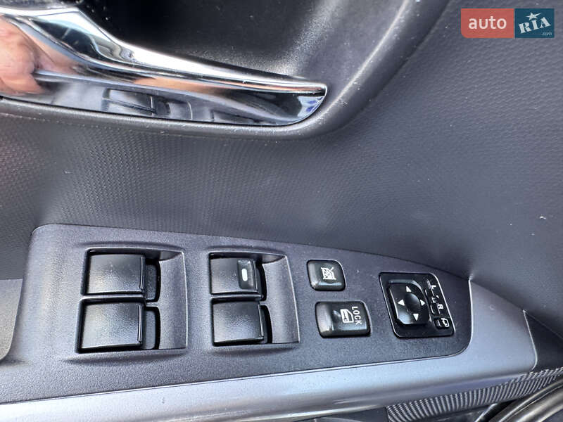 Внедорожник / Кроссовер Mitsubishi Outlander XL 2010 в Киеве