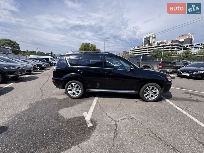 Внедорожник / Кроссовер Mitsubishi Outlander XL 2010 в Киеве