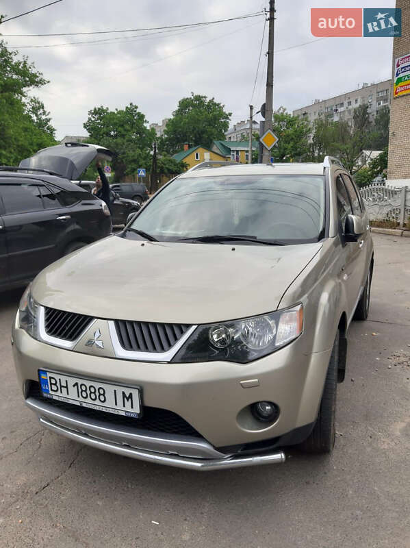 Внедорожник / Кроссовер Mitsubishi Outlander XL 2008 в Одессе