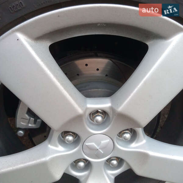 Внедорожник / Кроссовер Mitsubishi Outlander XL 2008 в Одессе