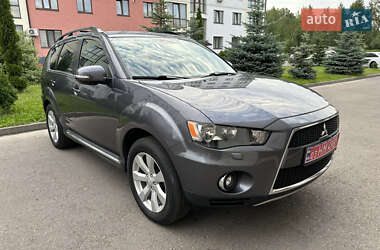 Внедорожник / Кроссовер Mitsubishi Outlander XL 2011 в 