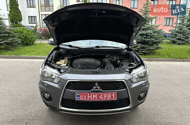 Внедорожник / Кроссовер Mitsubishi Outlander XL 2011 в 