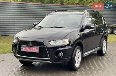 Позашляховик / Кросовер Mitsubishi Outlander XL 2011 в Радивиліві
