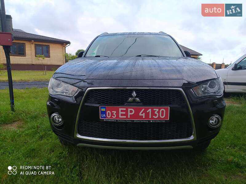 Внедорожник / Кроссовер Mitsubishi Outlander XL 2012 в Луцке